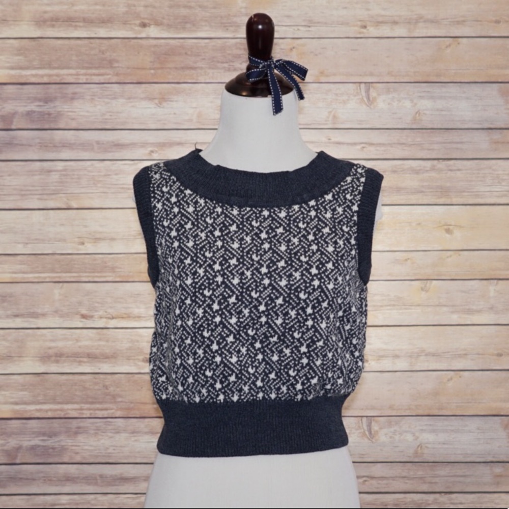 Liz Claiborne Women’s Sweater Vest